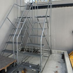 7 step rolling safety ladder 