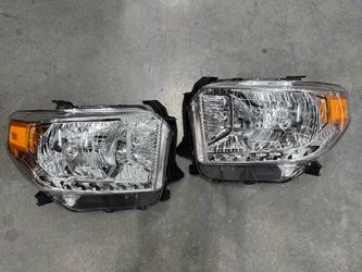 Headlights 2014 To 2017 Toyota Tundra Chrome Housing With Amber Corners, OEM Style