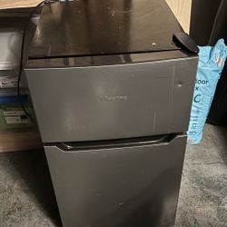 Hisense Mini Fridge 