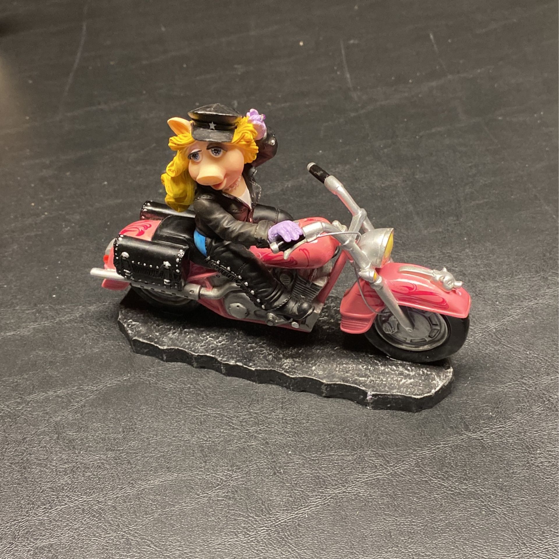 Miss Piggy Moi Motorcycle From The Muppet Motorcycle Mania Collection Figurine