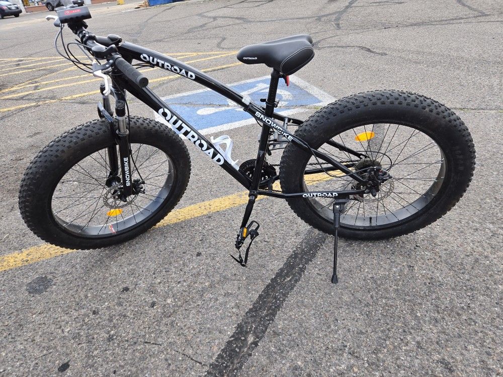 Outroad Fat Tire Mountain Bike with 26 Inch Wheels, 21 Speed with High Carbon St