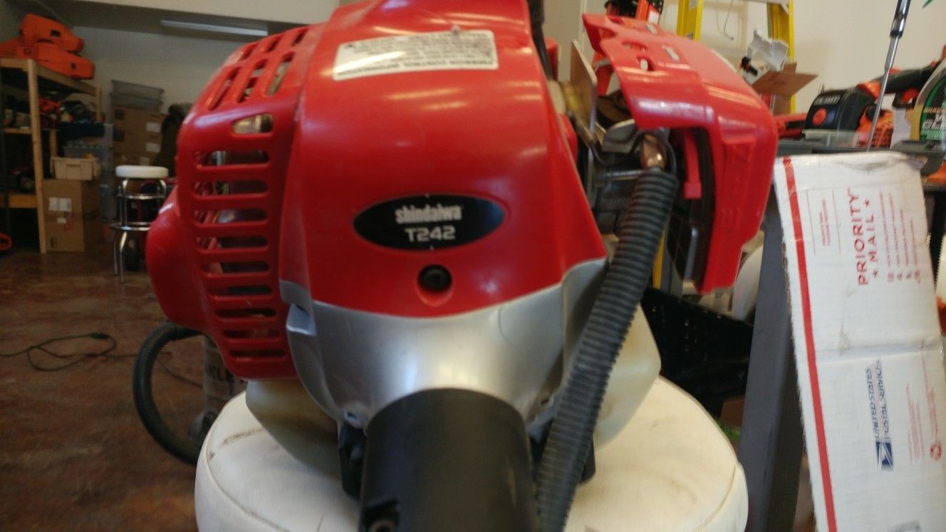 Shindaiwa T242 String Trimmer