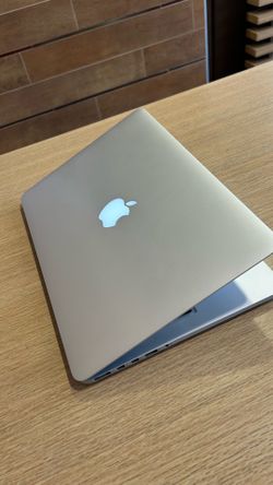 Apple MacBook Pro 15” Retina i7/16GB/500GB SSD $350