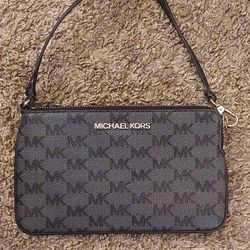 MICHAEL KORS Women's Jet Set MK Signature Clutch Wristlet Wallet