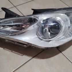 2011-2015 Hyundai Sonata Passenger Headlight 