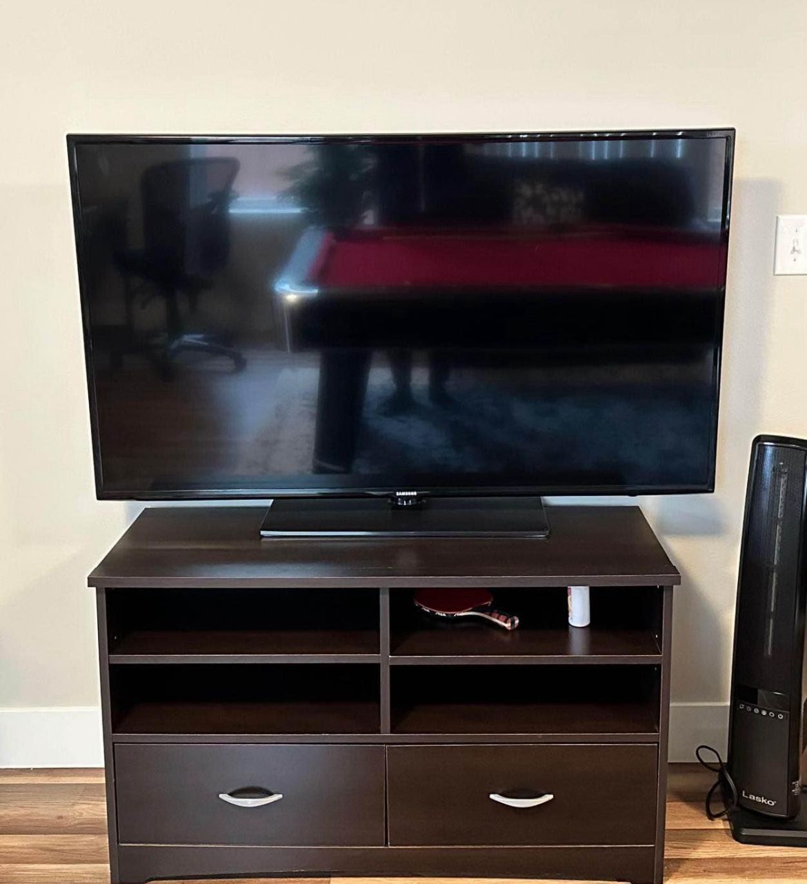 Samsung 55" Class 1080p LED Smart TV with Wooden TV Stand
