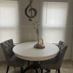 Dinning Table And Chairs 