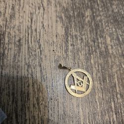 10K(Carat CT) Gold Pendant MASONIC SIGN