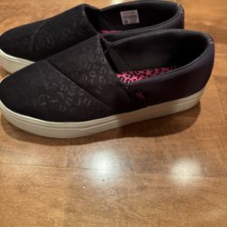 Woman’s Reebok Slip On Shoes Shipping Available 