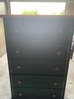 Dresser and nightstand set