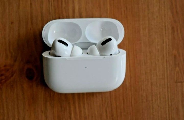 Apple AirPods Pro Wireless Headphones with Charging Case
