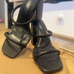 Women Black Strapped Heels