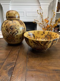 Beautiful vintage porcelain ceramic Chinese floral vine raised beads ginger jar and bowl set