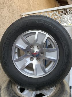 Ties and rims Bridgestone 255/70R17
