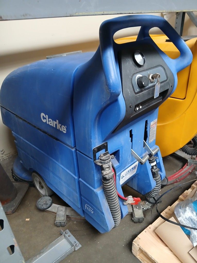 Floor Scrubber Machine
