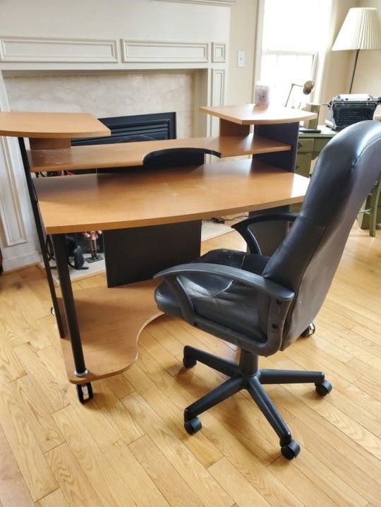 Computer Desk With Multiple Tiers With Free Chair