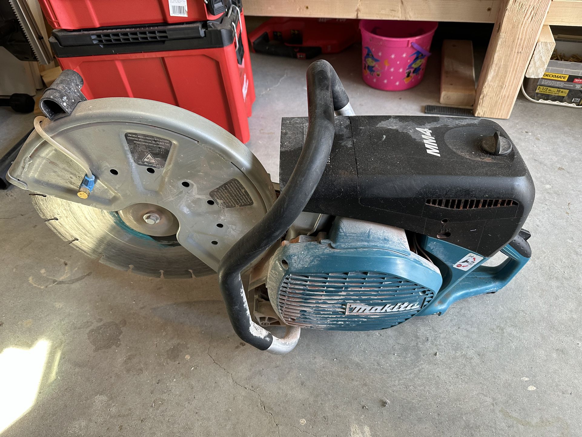 Makita Power Cutter 14 Inch gas powered (used/well-maintained)