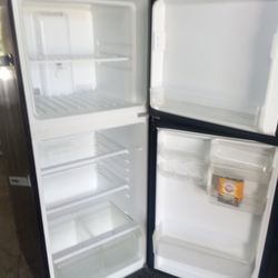 Magic chef medium refrigerator