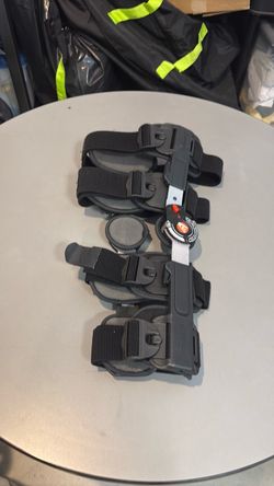 Post op hinge knee brace
