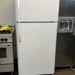 KENMORE TOP FREEZER WITH ICE MAKER REFRIGERATOR 