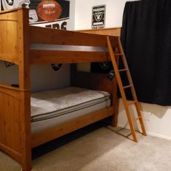 Universal Bunk Bed Set/Matching Chester Drawers & Nightstand