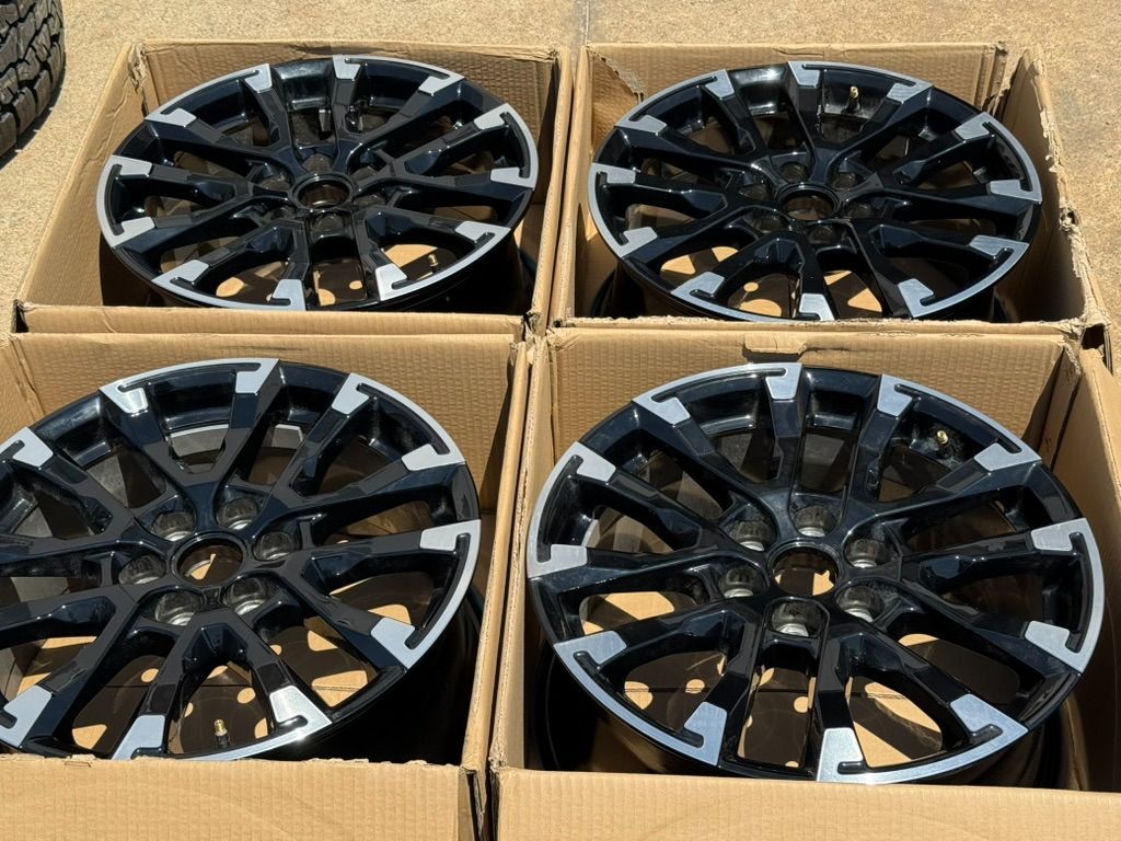 4 new 2024 Chevy Traverse Z71 Wheels Rim 18" Set 4 Black 84886629