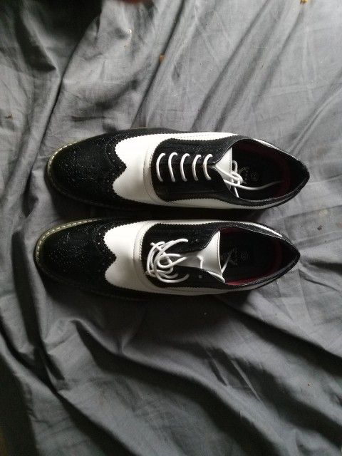 Enro Romero Wingtipped Black And White Shoes Size 8.5