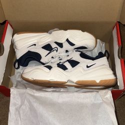 Nike Tech Hera Sneakers 