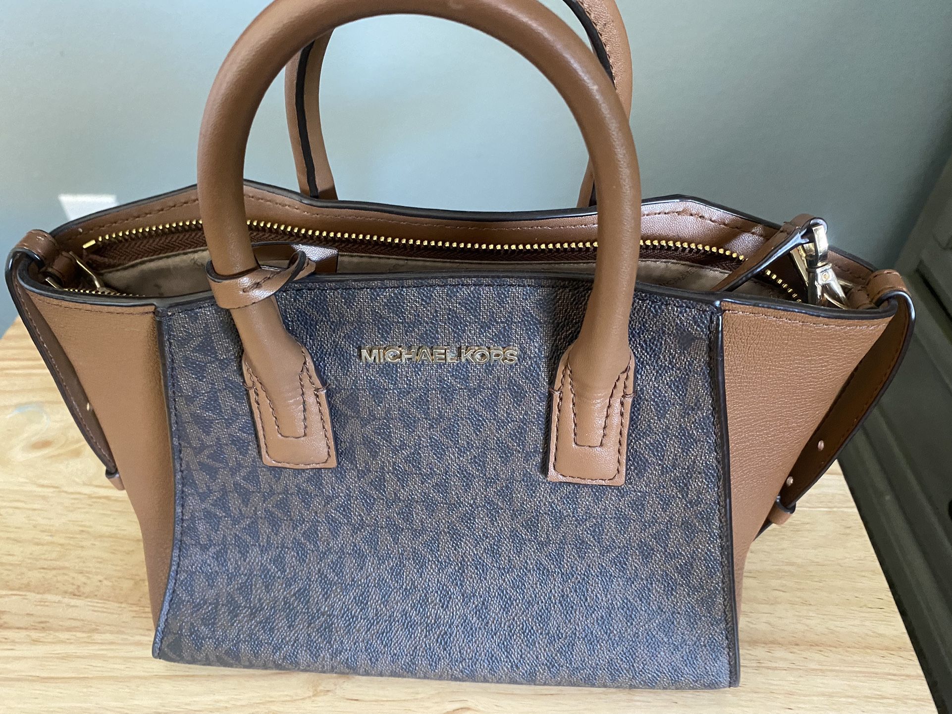 MICHAEL KORS