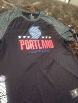 Blazer shirt XL . work at the moda center came across last apparel