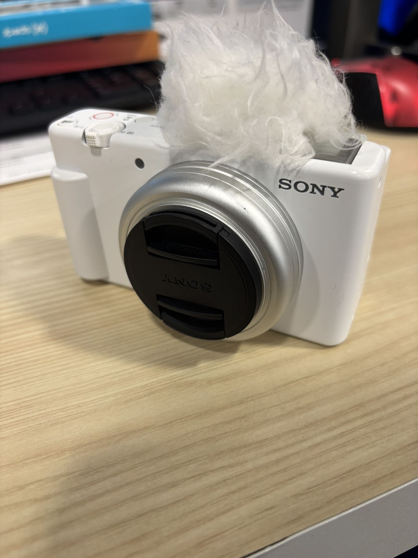 ZV-1F (WHITE) (LIKE NEW)