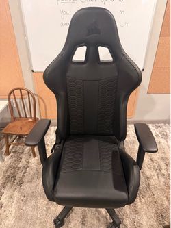 Corsair TC100 Leather Gaming chair.