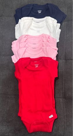 15 Gerber Baby Bodysuits – 0–3 Months