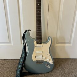 FENDER STRATOCASTER