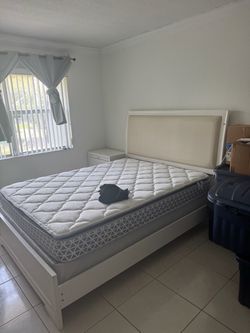 Bed and nightstands