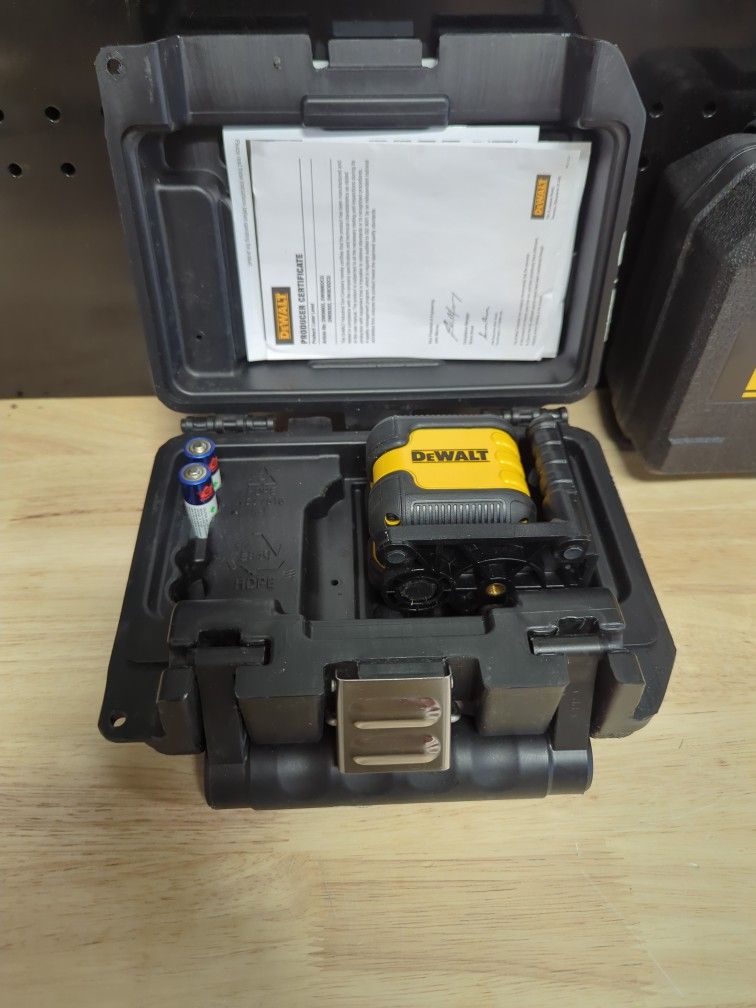 DEWALT40 ft. Red Self Leveling Cross Line Laser Level with (2) AA Batteries & Case