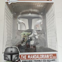 Mandalorian And Baby Yoda Big Funko Pop