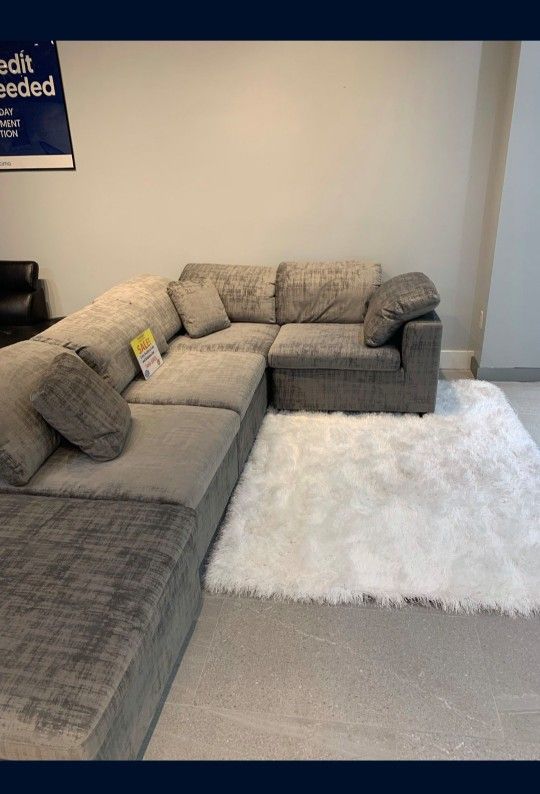 *Labor Day Event*---Lima Gray Fabric Floating Sectional Sofa W/Ottoman---Delivery And Easy Financing Available