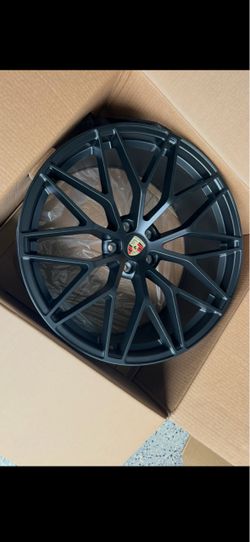 Porsche Cayenne 22” Blk new Gt style new rims set