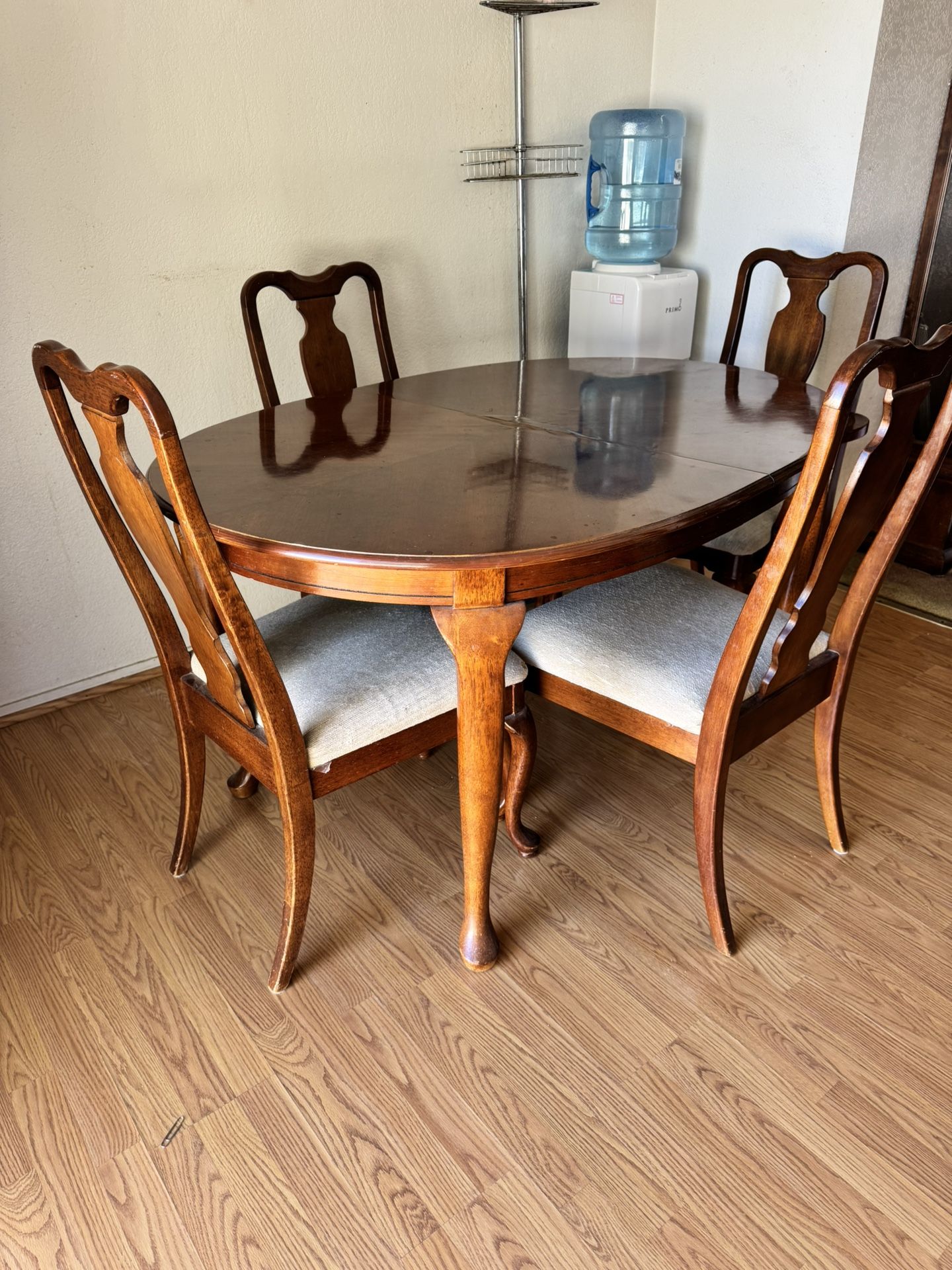 Vintage universal furniture, LTD dining room table and chairs