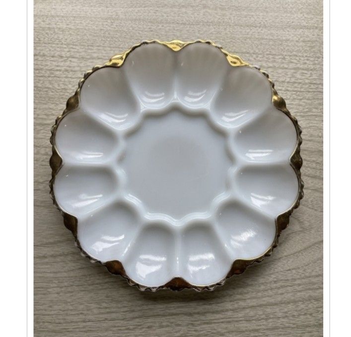 Vintage 50s-60s Anchor Hocking Fire King 22kt Gold Trim Egg Plate