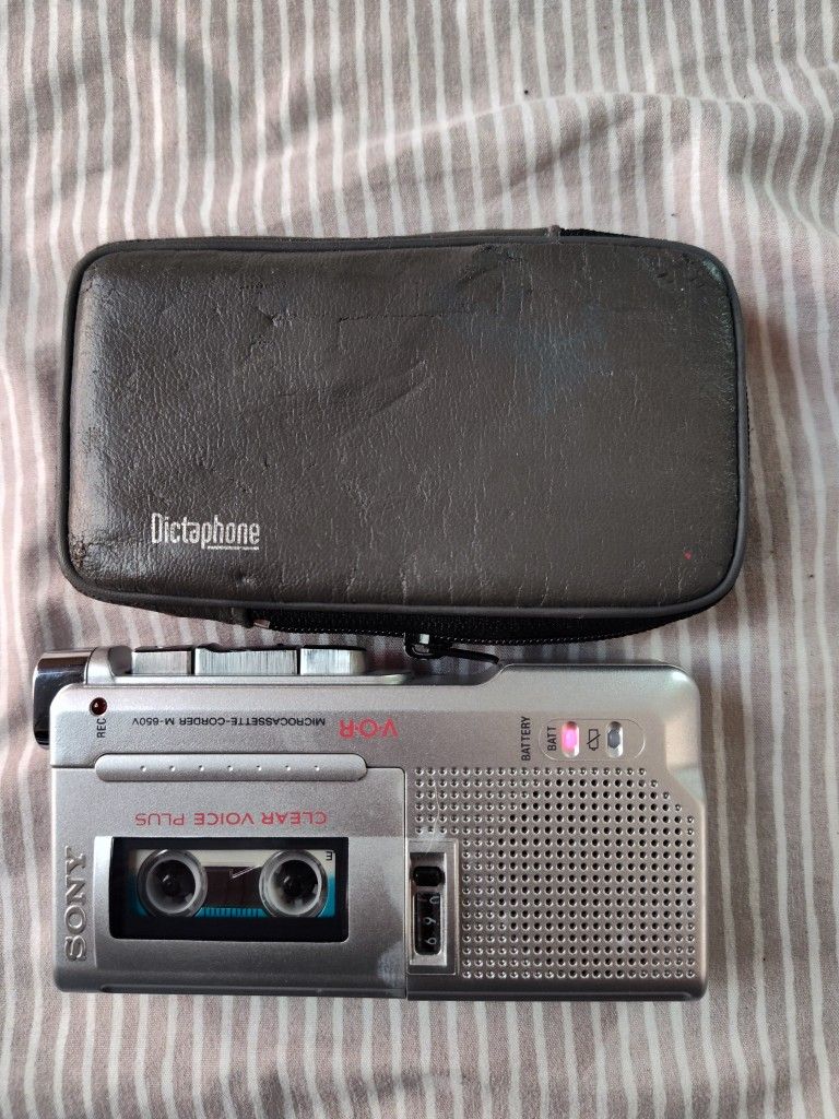 Sony M-650V Handheld Microcassette Voice Recorder