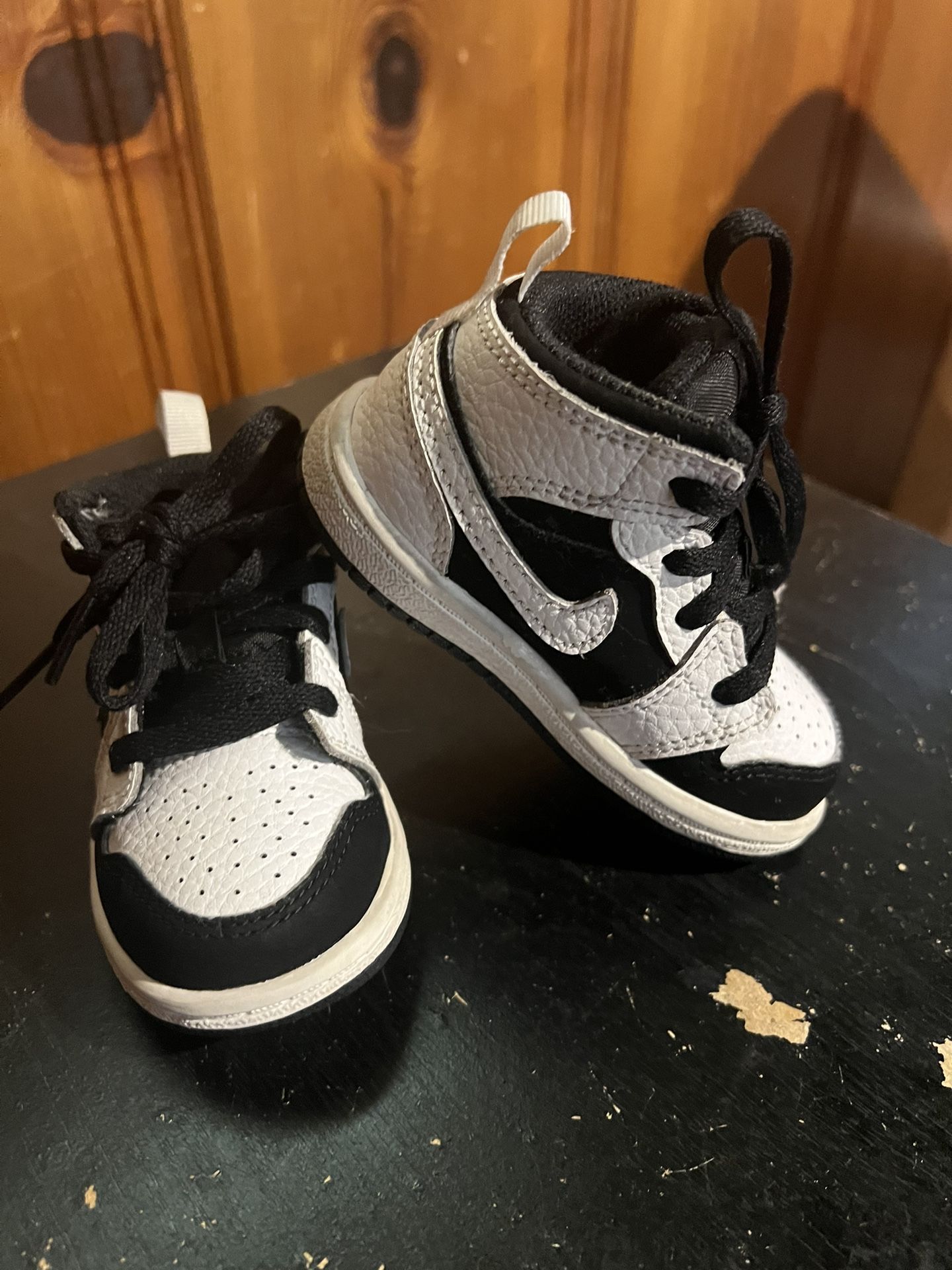 Nike Air Jordan 1 Mid SE Black and White Toddler Size 5C