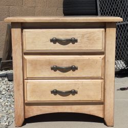 Solid Wood 2-Drawer Nightstand / End Table – Light Oak