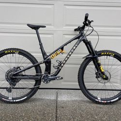 2024 Commencal Meta V5 Ohlins Edition