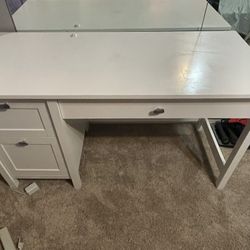 White Desk 