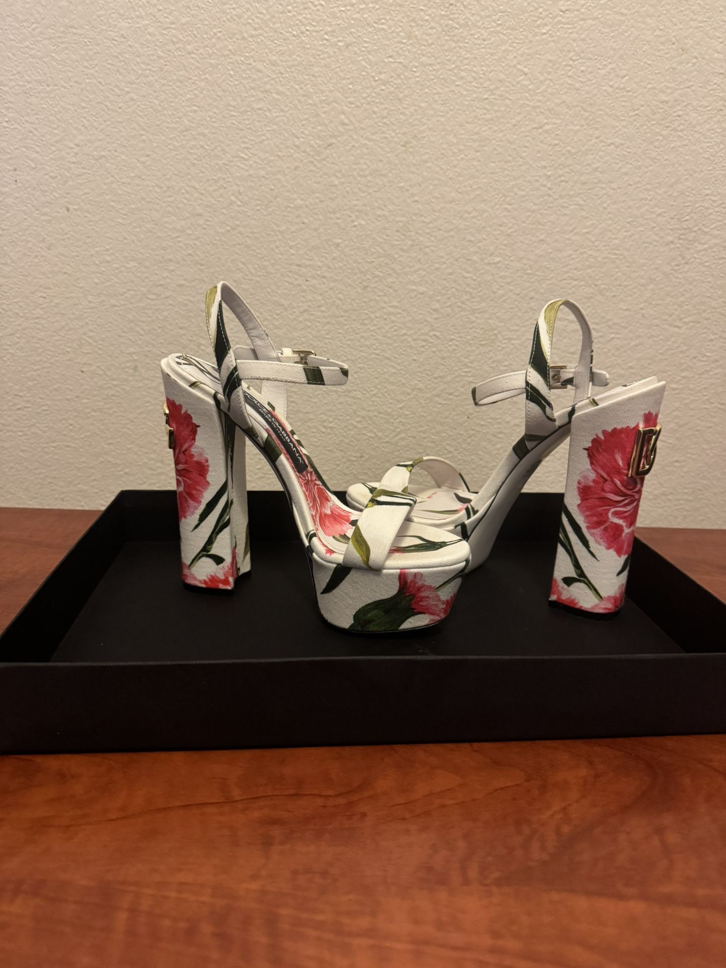 Dolce & Gabbana Heels Size 6 (36)