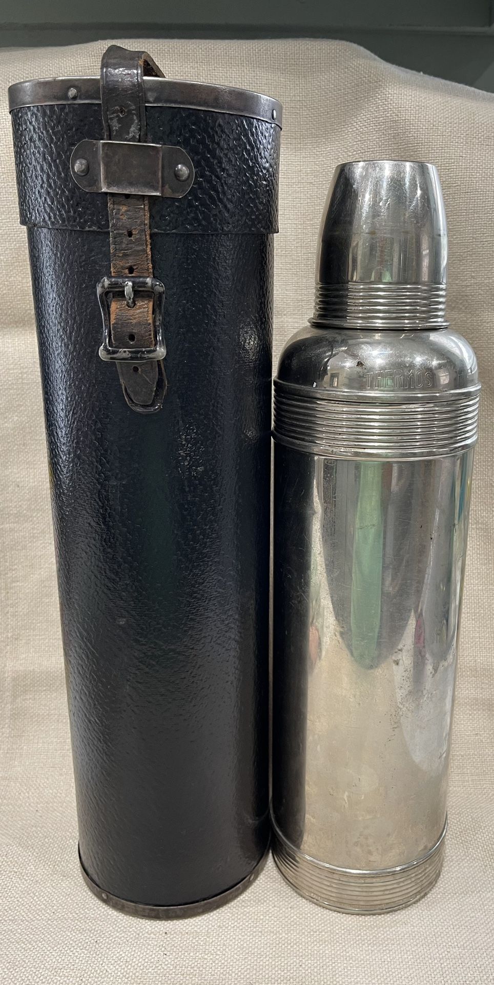 ANTIQUE 1908 AMERICAN THERMOS CO. QUART GLASS LINED 14” SILVER Leather Case!