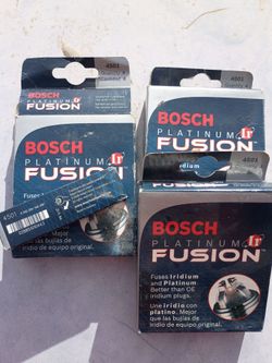 12 Bosch spark plugs and oil filter for 1998 Mercedes E320