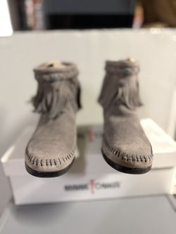 New Minnetonka Hi Top Back Zip Boot: Size 7
